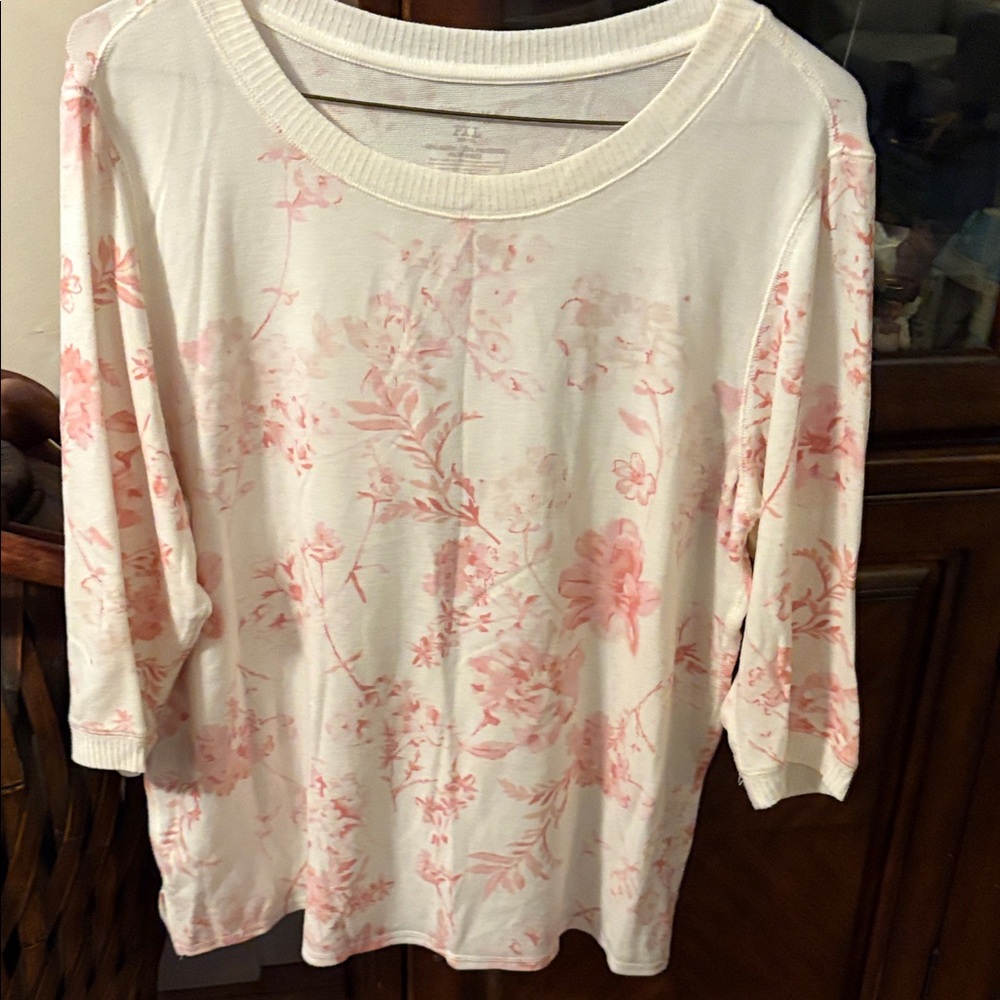 Sonoma Women's Sweater - Cream and Pink Floral